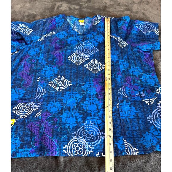 Wonderwink Plus 2X Womens V-Neck Scrub Top Blue & Purple Patterned Short Sleeve - Picture 6 of 6